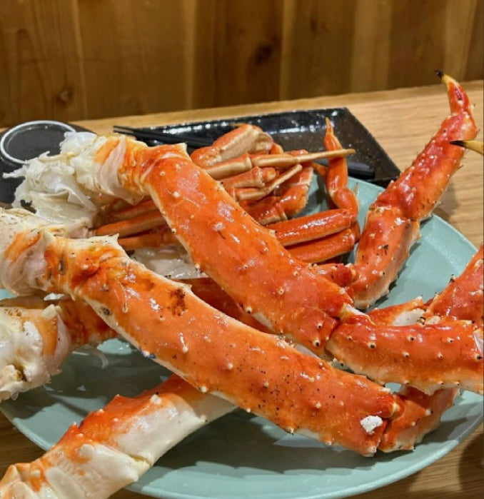 🧊 Flash-Frozen Excellence:Super Colossal Russian King Crab Legs